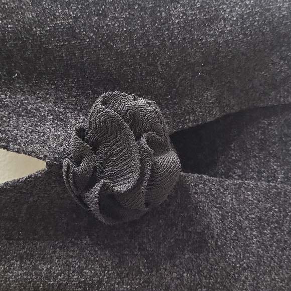 Knitted corsage halter - Picture 2 of 4